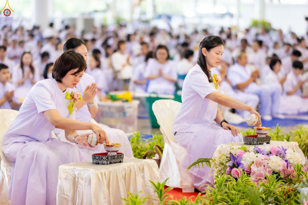 ภาพ No.318141:วันอาทิตย์ต้นเดือนที่ 5 เมษายน พ.ศ.2569 พิธีตักบาตร ณ บ้านแก้วเรือนทองคุณยายอาจารย์ฯ วัดพระธรรมกาย