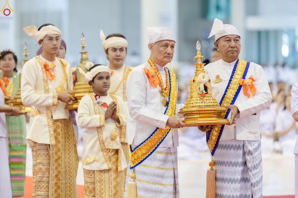 ภาพ No.327754:วันที่ 3 พฤษภาคม พ.ศ.2569 พิธีรับมอบพระบรมสารีริกธาตุ จากสาธารณรัฐแห่งสหภาพเมียนมา ณ ห้องแก้วสารพัดนึก วัดพระธรรมกาย