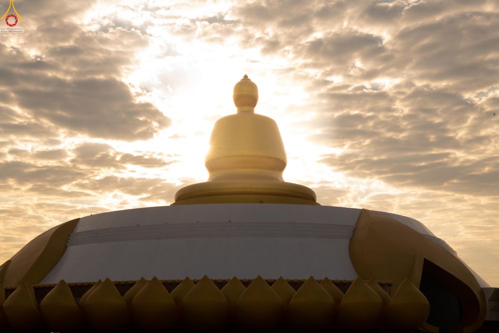 ภาพ No.302422:วันที่ 24 มกราคม พ.ศ. 2569 พิธีตักบาตรพระธรรมยาตรา ณ อนุสรณ์สถานลำดับที่ 5 สถานที่เผยแผ่วิชชาธรรมกายครั้งแรก อนุสรณ์สถานบางปลา วัดบางปลา อำเภอบางเลน จังหวัดนครปฐม ในโครงการธรรมยาตรา กตัญญูบูชา มหาปูชนียาจารย์ พระมงคลเทพมุนี(สด จนฺทสโร) พระผู้ปราบมาร อนุส