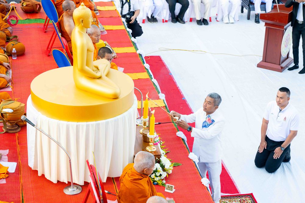 ภาพ No.329475:วันอาทิตย์ที่ 24 พฤษภาคม พ.ศ. 2569 พิธีตักบาตรพระ 1,000 รูป เพื่อถวายเป็นพุทธบูชาในเทศกาลวิสาขบูชาโลก และ ถวายเป็นพระราชกุศล  ณ ลานศิลปวัฒนธรรม เมืองปัตตานี จ.ปัตตานี