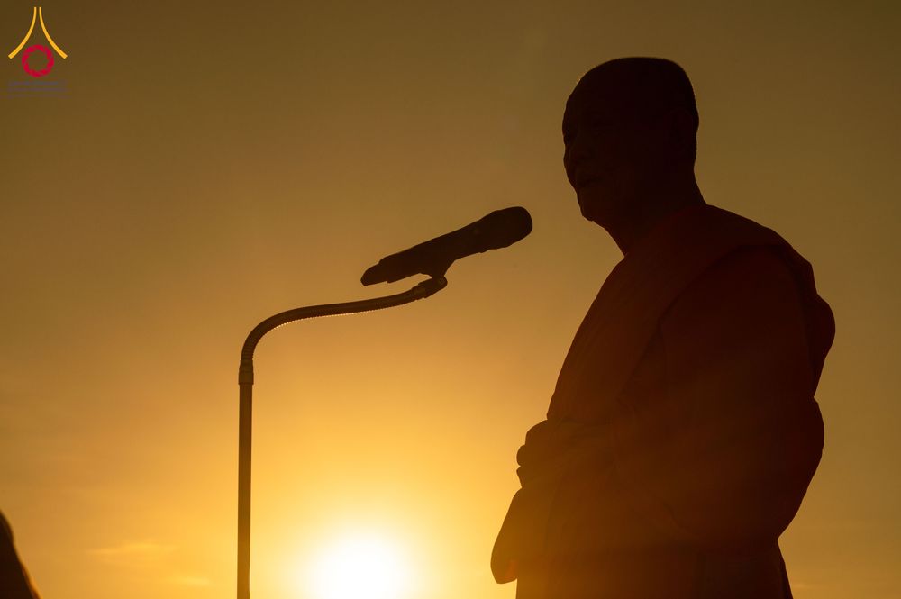 ภาพ No.285296:วันจันทร์ที่ 15 ธันวาคม พ.ศ.2568  บันทึกภาพหมู่ประวัติศาสตร์ โครงการบรรพชาอุปสมบทหมู่  รุ่นบูชาธรรมมหาปูชนียาจารย์ ประจำปี 2568 ณ ลานธรรมมหาธรรมกายเจดีย์ วัดพระธรรมกาย