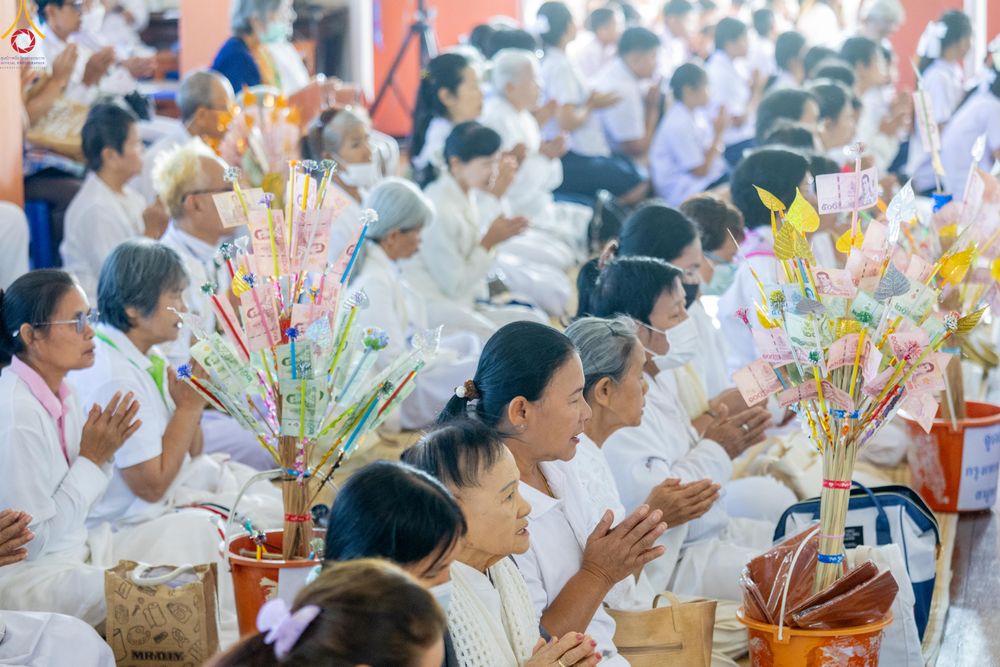 ภาพ No.293391:วันที่ 12 มกราคม พ.ศ. 2569 พิธีทอดผ้าป่าทำนุบำรุงศาสนสถาน ณ วัดผาสุการาม อ.บางเลน จ.นครปฐม ในโครงการธรรมยาตรา กตัญญูบูชา มหาปูชนียาจารย์ พระมงคลเทพมุนี(สด จนฺทสโร) พระผู้ปราบมาร อนุสรณ์สถาน 7 แห่ง ปีที่ 14