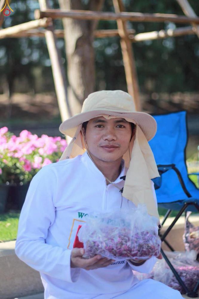 ภาพ No.295990:ภาพเบื้องหลังอาสาสมัครรวมใจ ชุดที่ 1 ในโครงการธรรมยาตรา กตัญญูบูชา มหาปูชนียาจารย์ พระมงคลเทพมุนี(สด จนฺทสโร) พระผู้ปราบมาร อนุสรณ์สถาน 7 แห่ง ปีที่ 14