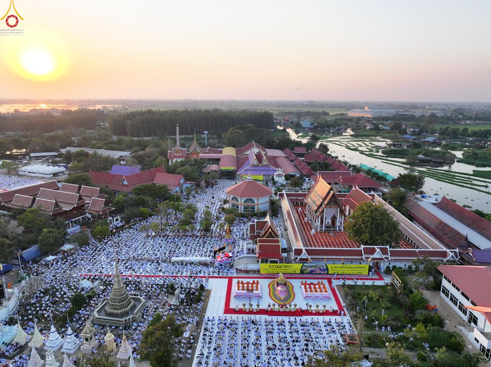 ภาพ No.293991:วันที่ 14 มกราคม พ.ศ. 2569 พิธีจุดประทีปถวายเป็นพุทธบูชา และบูชาธรรมมหาปูชนียาจารย์  ณ วัดสองพี่น้อง ต.ต้นตาล อ.สองพี่น้อง จ.สุพรรณบุรี ในโครงการธรรมยาตรา กตัญญูบูชา มหาปูชนียาจารย์ พระมงคลเทพมุนี(สด จนฺทสโร) พระผู้ปราบมาร อนุสรณ์สถาน 7 แห่ง ปีที่ 14