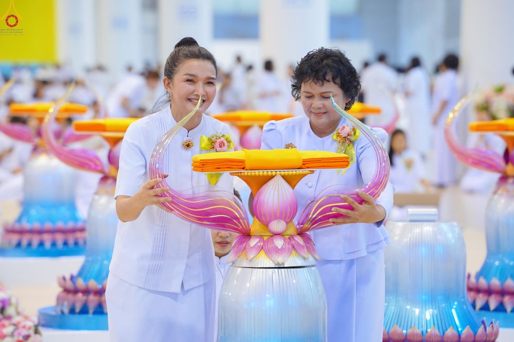 ภาพ No.318532:วันอาทิตย์ต้นเดือนที่ 5 เมษายน พ.ศ.2569 พิธีทอดผ้าป่าสมทบมหาสังฆทาน 40,000 กว่าวัดทั่วประเทศ ณ สภาธรรมกายสากล วัดพระธรรมกาย