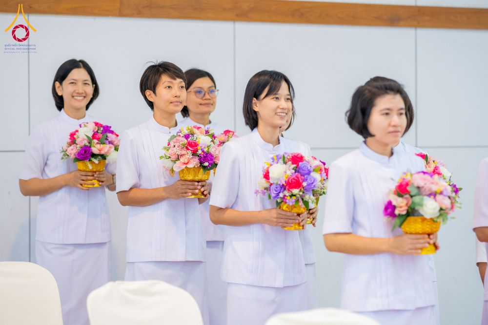 ภาพ No.278394:วันพุธที่ 10 ธันวาคม พ.ศ.2568  พิธีทอดผ้าป่าเพื่อสนับสนุนโครงการตักบาตรพระ 10,000 รูป เมืองกาญจนบุรี ณ อาคารปลูกศรัทธา วัดพระธรรมกาย