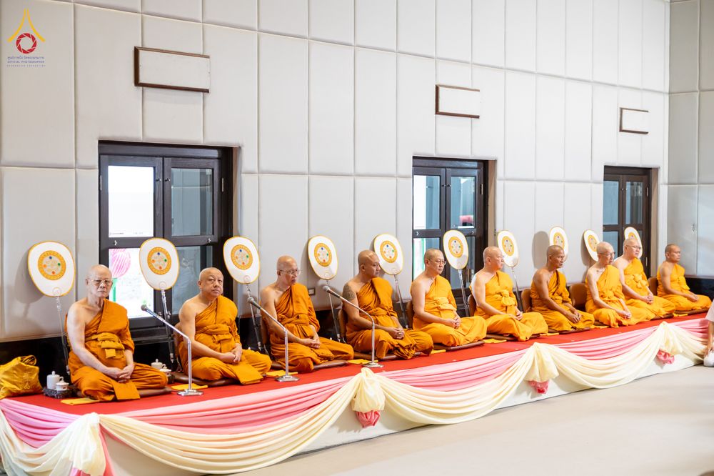 ภาพ No.332303:วันเสาร์ที่ 6 มิถุนายน พ.ศ.2569 พิธีต้อนรับสัญญาบัตร พัดยศ พระราชภาวนาวชิรวิเทศ วิ. ณ อุโบสถพระไตรปิฏก วัดพระธรรมกาย