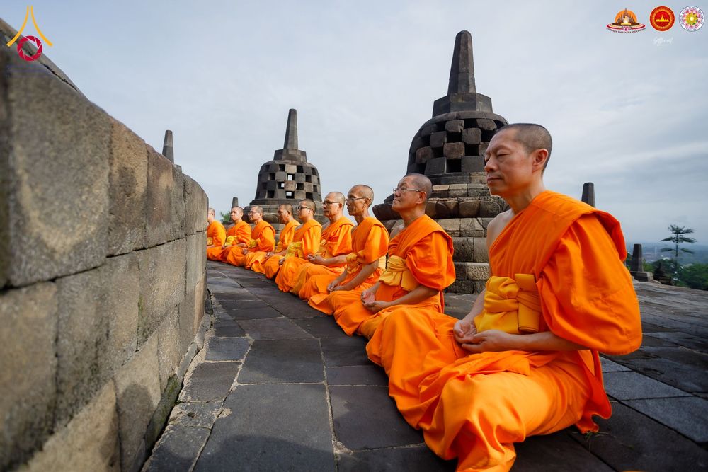 ภาพ No.280099:วันที่ 31 ธันวาคม พ.ศ. 2568 เดินธรรมยาตราที่บรมพุทธโธ อินโดนีเซีย