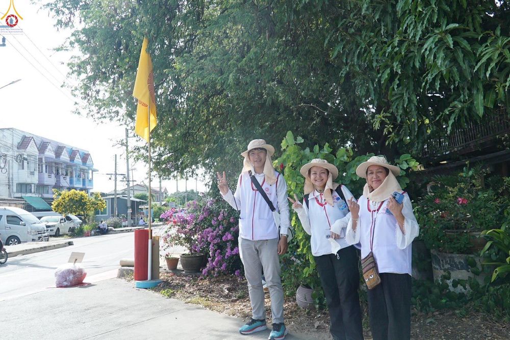 ภาพ No.296251:ภาพเบื้องหลังอาสาสมัครรวมใจ ชุดที่ 2 ในโครงการธรรมยาตรา กตัญญูบูชา มหาปูชนียาจารย์ พระมงคลเทพมุนี(สด จนฺทสโร) พระผู้ปราบมาร อนุสรณ์สถาน 7 แห่ง ปีที่ 14