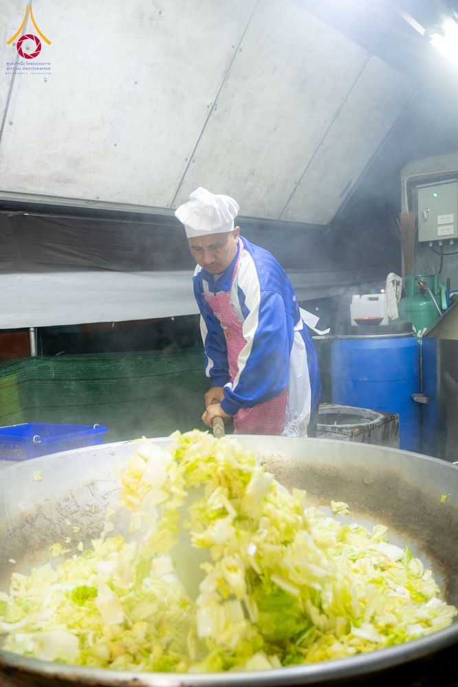 ภาพ No.291315:วันที่ 10 มกราคม พ.ศ. 2569 พิธีถวายภัตตาหารเป็นสังฆทาน แด่พระธรรมยาตรา ณ อนุสรณ์สถานคลองบางนางแท่น อ.สามพราน จ.นครปฐม ในโครงการธรรมยาตรา กตัญญูบูชา มหาปูชนียาจารย์ พระมงคลเทพมุนี(สด จนฺทสโร) พระผู้ปราบมาร อนุสรณ์สถาน 7 แห่ง ปีที่ 14