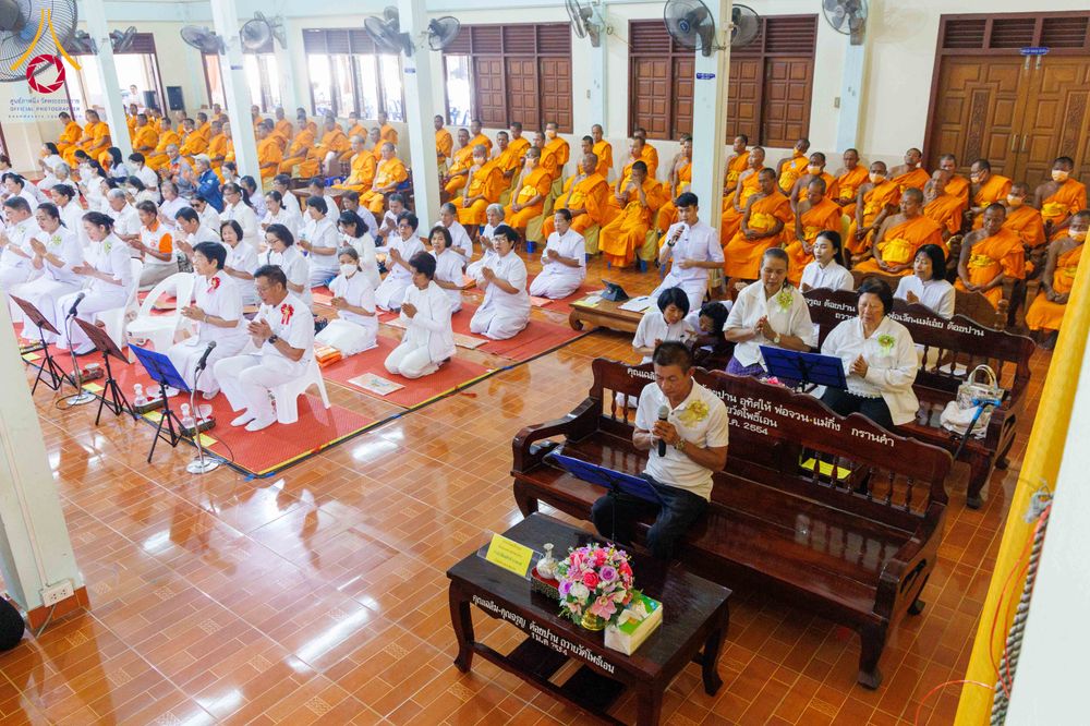 ภาพ No.296386:วันที่ 16 มกราคม พ.ศ. 2569 พิธีทอดผ้าป่าทำนุบำรุงศาสนสถาน ณ วัดโพธิ์เอน ต.บางขุนกอง อ.บางกรวย จ.นนทบุรี อนุสรณ์สถานลำดับที่ 4 สถานที่เกิดด้วยกายธรรม ในโครงการธรรมยาตรา กตัญญูบูชา มหาปูชนียาจารย์ พระมงคลเทพมุนี(สด จนฺทสโร) พระผู้ปราบมาร อนุสรณ์สถาน 7 แห่ง