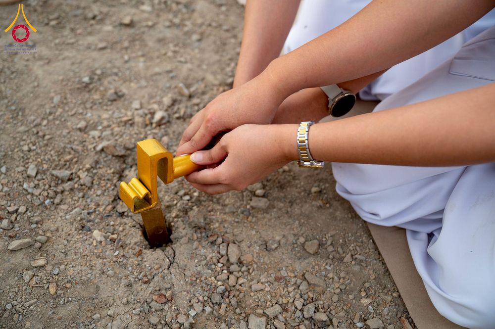 ภาพ No.275224:วันอาทิตย์ที่ 30 พฤศจิกายน พ.ศ. 2568 พิธีตอกเสาเข็ม "สร้างองค์พระเจดีย์เพื่อสร้างสันติภาพโลก" ต้นสุดท้าย ณ ศูนย์ปฏิบัติธรรมระยอง (บ้านช่องลม)