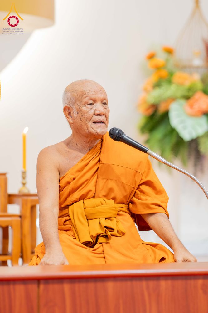 ภาพ No.318695:วันที่ 29 มีนาคม พ.ศ. 2569 พิธีเวียนประทักษิณ มอบผ้าไตร บรรพชาสามเณร  ณ ศูนย์อบรมเยาวชนกาญบุรี