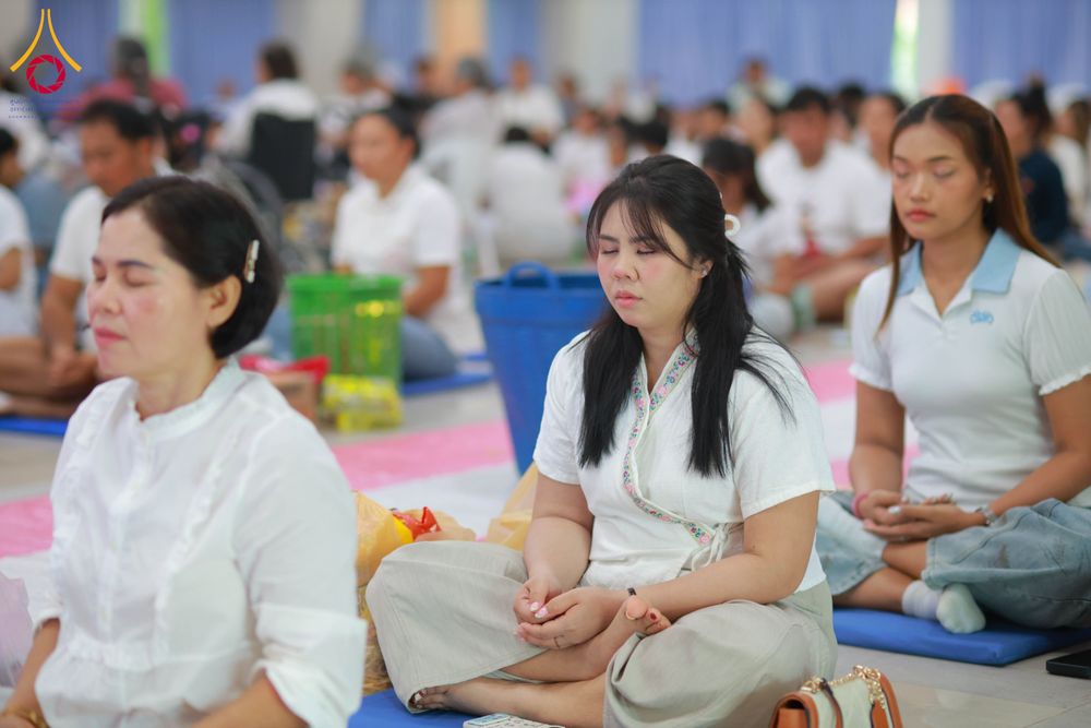 ภาพ No.321829:วันที่ 12 เมษายน พ.ศ.2569 ตักบาตรสงกรานต์ฉลองสามเณรใหม่  ณ ศูนย์ปฏิบัติธรรมระยอง(บ้านช่องลม)