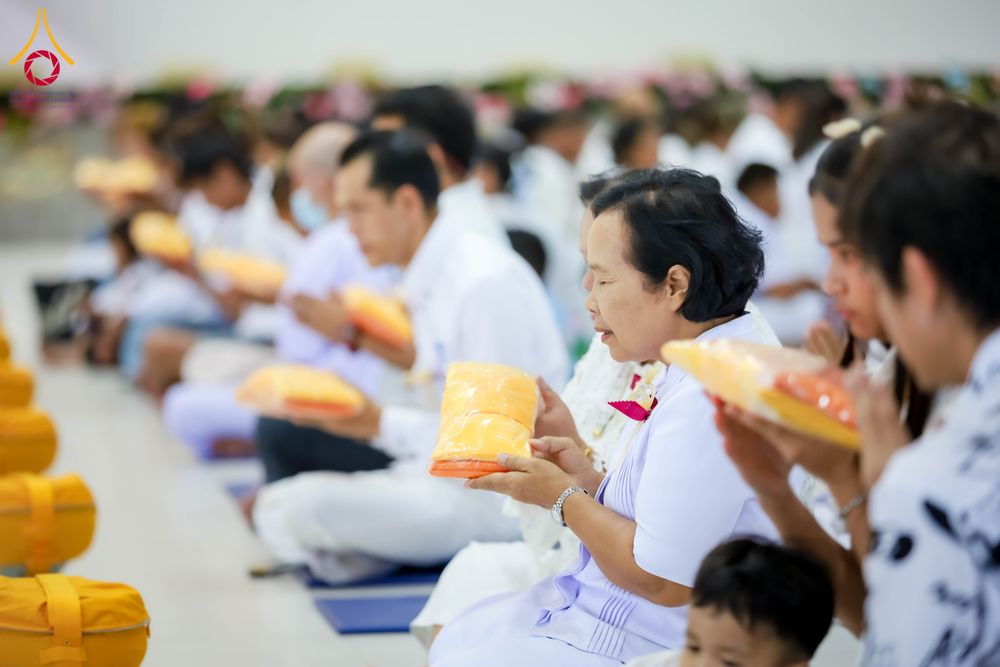 ภาพ No.317470:วันอาทิตย์ ที่ 29 มีนาคม พ.ศ.2569  พิธีปลงผม , พิธีขอขมามอบบาตรและผ้าไตร , พิธีบรรพชา ณ ศูนย์ปฏิบัติธรรมสมุทรปราการ จำนวน 42 รูป