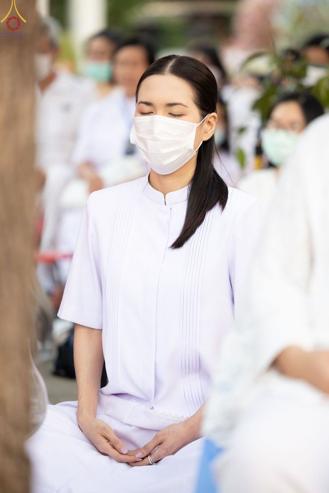 ภาพ No.73279:พิธีจุดประทีปถวายเป็นพุทธบูชา และบูชาธรรมมหาปูชนียาจารย์ ในโครงการธรรมยาตรากตัญญูบูชา มหาปูชนียาจารย์ พระมงคลเทพมุนี(สด จนฺทสโร) พระผู้ปราบมาร ปีที่ 11 ณ อนุสรณ์สถานลำดับที่ 4 สถานที่เกิดด้วยกายธรรม วัดโบสถ์ (บน) บางคูเวียง อ.บางกรวย จ.นนทบุรี วันที่ 21 