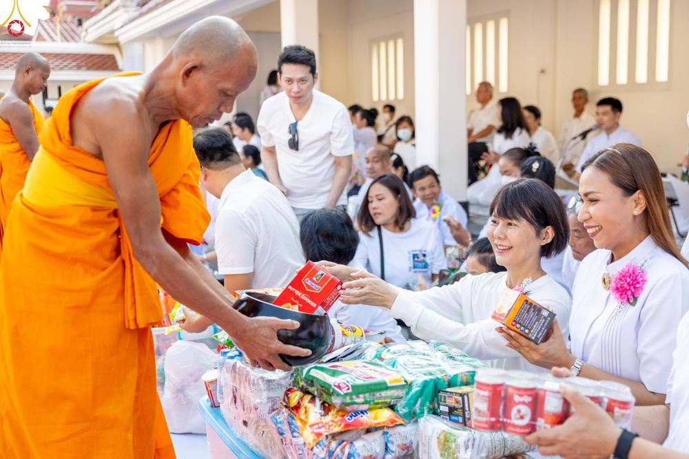 ภาพ No.297679:วันที่ 18 มกราคม พ.ศ. 2569 พิธีตักบาตรพระธรรมยาตรา ณ วัดโบสถ์บน ต.บางคูเวียง จ.นนทบุรี อนุสรณ์สถานลำดับที่ 4 สถานที่เกิดด้วยกายธรรม ในโครงการธรรมยาตรา กตัญญูบูชา มหาปูชนียาจารย์ พระมงคลเทพมุนี(สด จนฺทสโร) พระผู้ปราบมาร อนุสรณ์สถาน 7 แห่ง ปีที่ 14