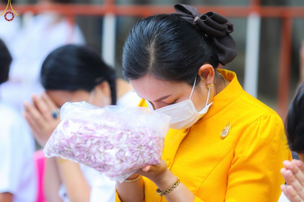 ภาพ No.68933:พิธีต้อนรับพระธรรมยาตรา ในโครงการธรรมยาตรากตัญญูบูชา มหาปูชนียาจารย์ พระมงคลเทพมุนี(สด จนฺทสโร) พระผู้ปราบมาร อนุสรณ์สถาน 7 แห่ง ปีที่ 11 วันที่ 3 มกราคม พ.ศ. 2566 ณ อนุสรณ์สถานมหาวิหารพระมงคลเทพมุนี จ.สุพรรณบุรี