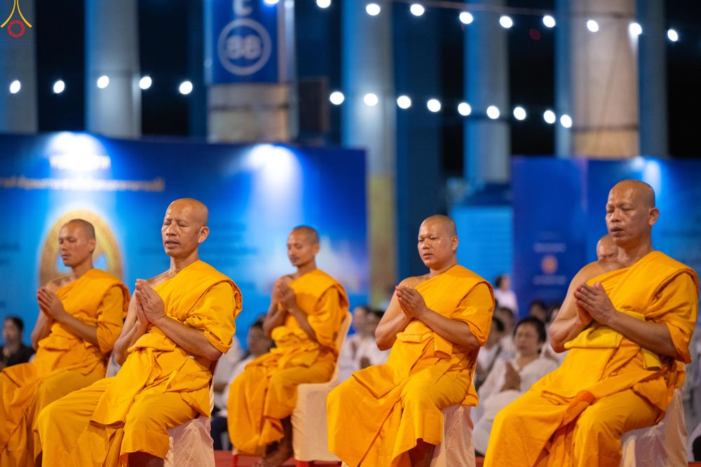 ภาพ No.337522:วันจันทร์ที่ 29 มิถุนายน พ.ศ.2569 (วันพระขึ้น 15 ค่ำ เดือน 8) พิธีบุพเปตพลี ครั้งที่ 184 ณ หอฉันคุณยายอาจารย์ฯ  พิธีสวดธัมมจักกัปปวัตนสูตร ครบ 8,495,000,000 จบ ณ มหาวิหารคด วัดพระธรรมกาย