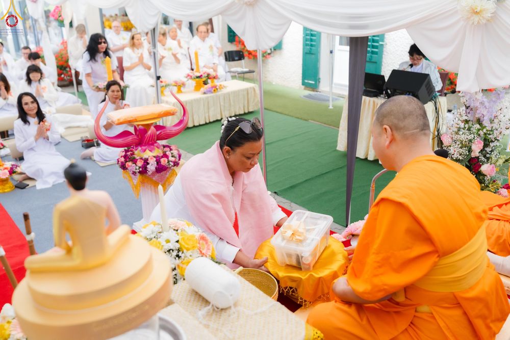 ภาพ No.286174:วันที่ 13 กรกฎาคม พ.ศ. 2568  พิธีทอดผ้าป่าฉลอง 13 ปี  วัดพระธรรมกายสวิตเซอร์แลนด์