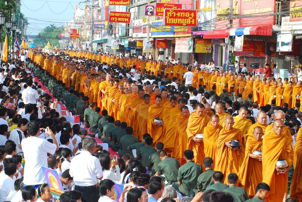 ภาพ No.4390:ตักบาตรนครราชสีมา พระ 11,111 รูป ปี พ.ศ.2554