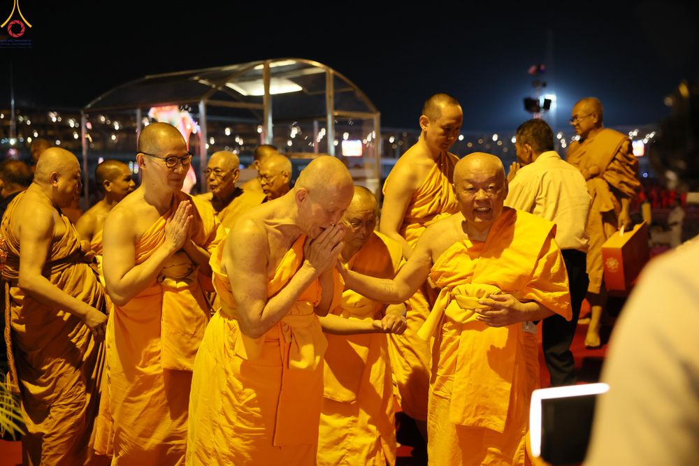 ภาพ No.324171:วันที่ 22 เมษายน พ.ศ.2569 (วันคุ้มครองโลก) พิธีถวายมหาสังฆทาน 40,000 กว่าวัดทั่วประเทศ ณ ลานธรรม พระมหาธรรมกายเจดีย์ วัดพระธรรมกาย