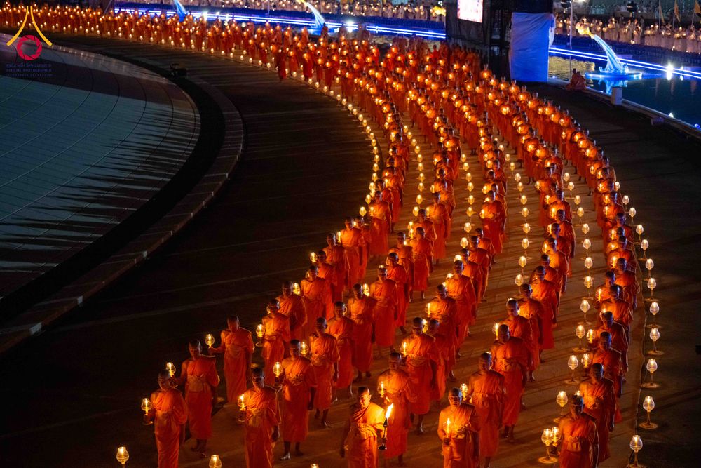 ภาพ No.312268:วันอังคารที่ 3 มีนาคม พ.ศ.2569 พิธีเวียนประทักษิณและจุดมาฆประทีป (ภาพชุดที่ 2) ณ ลานธรรมพระมหาธรรมกายเจดีย์ วัดพระธรรมกาย