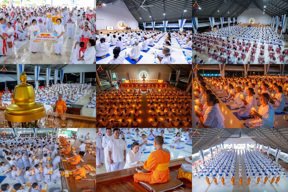 กลุ่มผู้เข้าร่วมโครงการอบรมอุบาสกแก้ว-อุบาสิกาแก้วสวมชุดขาวปฏิบัติธรรมและจุดประทีปภายในอาคารปฏิบัติธรรม