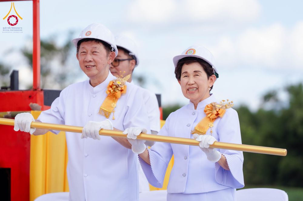 ภาพ No.336960:วันเสาร์ที่ 27 มิถุนายน 2569 พิธีทอดผ้าป่า พิธีตอกเสาเข็มมงคล องค์พระเจดีย์เพื่อสันติภาพโลก ณ ธุดงคสถานลุ่มน้ำฝาง อำเภอฝาง จังหวัดเชียงใหม่