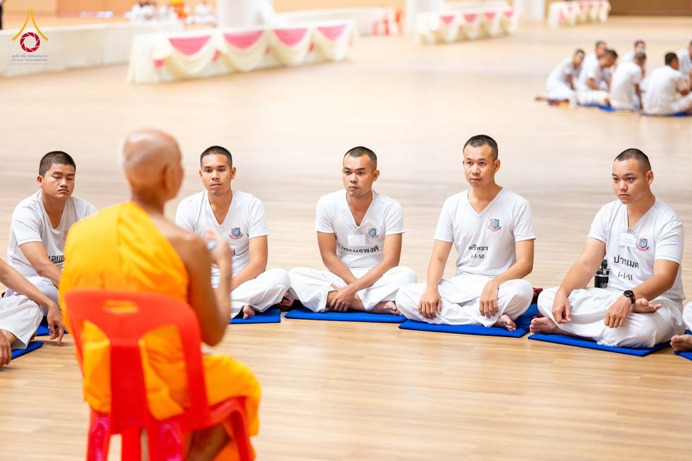 ภาพ No.350140:วันที่ 17-18 กันยายน พ.ศ. 2569 โครงการบรรพชาพัฒนาคุณธรรม จริยธรรม สำหรับนักเรียนนายสิบตำรวจ (นสต.) รุ่นที่ 16 ศูนย์ฝึกอบรมตำรวจภูธรภาค 1  ได้จัดกิจกรรม ณ สภาธรรมกายสากล ห้องแก้ว2