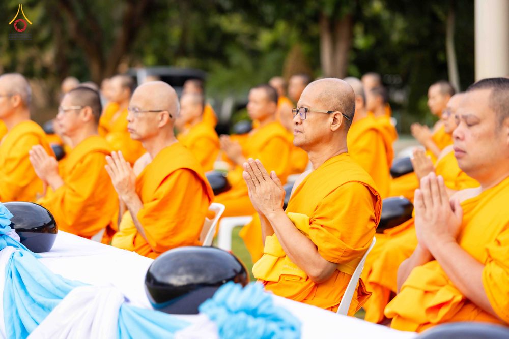 ภาพ No.340991:วันที่ 26 กรกฎาคม พ.ศ. 2569 โครงการพัฒนาคุณธรรม จริยธรรม สำหรับนักเรียนนายสิบตำรวจ (นสต.) รุ่นที่ 17 ศูนย์ฝึกอบรมตำรวจภูธรภาค 1 ได้จัดกิจกรรม ตักบาตรเพื่อน้อมอุทิศถวายเพื่อเป็นพระราชกุศลฯ  และปฏิบัติธรรม ติวธรรมมะ ณ ศูนย์ปฏิบัติธรรมเวิล์ดพีช วัลเล่ย์ (Wo