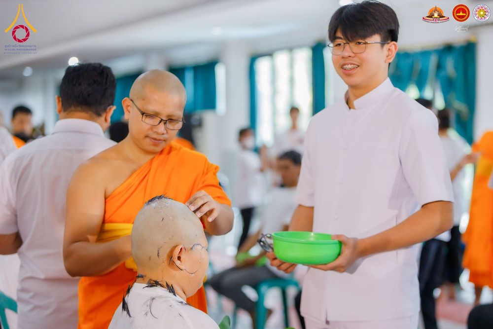 ภาพ No.284486:วันพุธที่ 17  ธันวาคม พ.ศ.2568  พิธีปลงผมนาคธรรมทายาท  โครงการบรรพชาสามเณรและบวชอุบาสิกาแก้ว  ณ วิทยาลัยศรีวิจายา (Sekolah Tinggi Agama Buddha Negeri Sriwijaya) เมืองตังเกอรัง จังหวัดบันเตน ประเทศอินโดนีเซีย