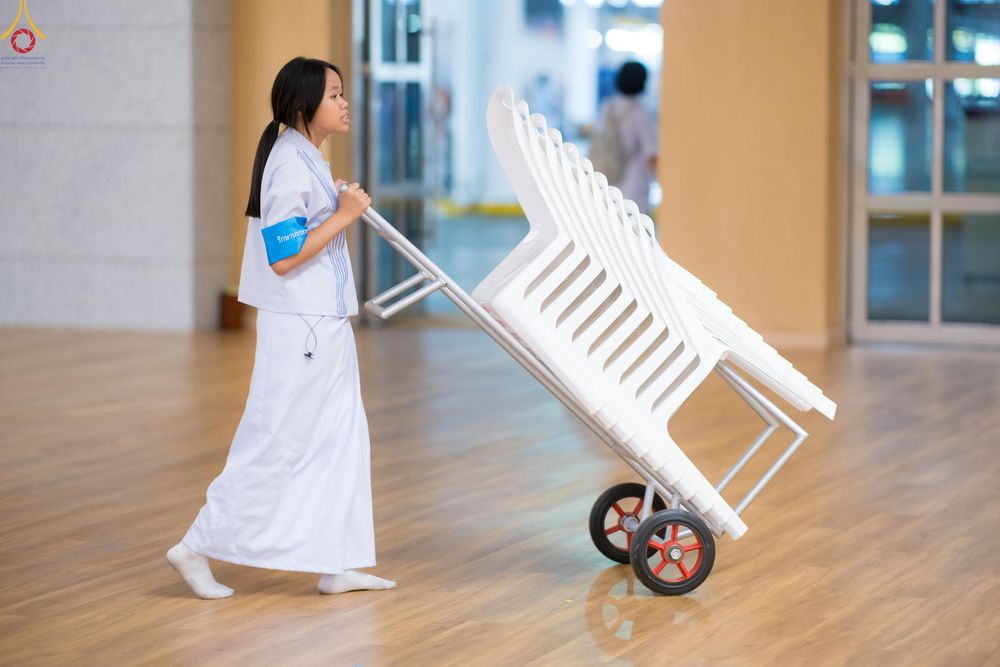 ภาพ No.280618:วันที่ 28 ธันวาคม พ.ศ.2568 พิธีถวายอุปกรณ์ทำความสะอาด ณ ห้องแก้วสารพัดนึก วัดพระธรรมกาย