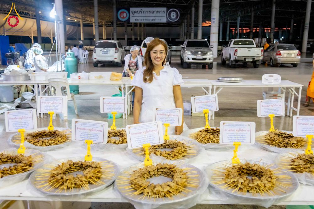 ภาพ No.305471:วันที่ 29 มกราคม พ.ศ. 2569 พิธีถวายภัตตาหารเป็นสังฆทาน แด่พระธรรมยาตรา ณ วัดพระธรรมกาย  จังหวัดปทุมธานี ในโครงการธรรมยาตรา กตัญญูบูชา มหาปูชนียาจารย์ พระมงคลเทพมุนี(สด จนฺทสโร) พระผู้ปราบมาร อนุสรณ์สถาน 7 แห่ง ปีที่ 14