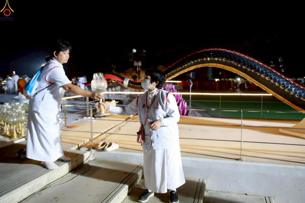 ภาพ No.306607:ภาพเบื้องหลังอาสาสมัครรวมใจ ชุดที่ 5 ในโครงการธรรมยาตรา กตัญญูบูชา มหาปูชนียาจารย์ พระมงคลเทพมุนี(สด จนฺทสโร) พระผู้ปราบมาร อนุสรณ์สถาน 7 แห่ง ปีที่ 14