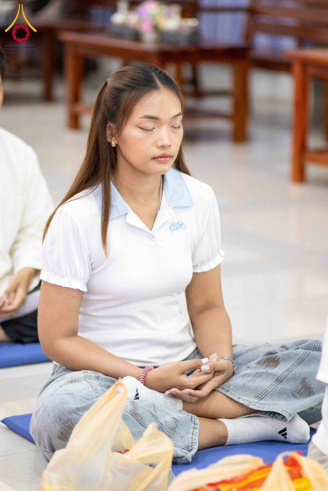 ภาพ No.321847:วันที่ 12 เมษายน พ.ศ.2569 ตักบาตรสงกรานต์ฉลองสามเณรใหม่  ณ ศูนย์ปฏิบัติธรรมระยอง(บ้านช่องลม)