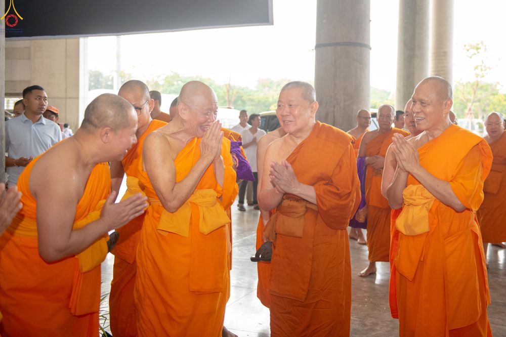 ภาพ No.323483:วันที่ 22 เมษายน พ.ศ.2569(วันคุ้มครองโลก) งานถวายมหาสังฆทาน 40,000 กว่าวัดทั่วประเทศ การเดินทางเข้าวัด , การต้อนรับปฏิสันถารพระสังฆาธิการ  ,  การจัดเตรียมภัตตาหาร , การลงทะเบียน