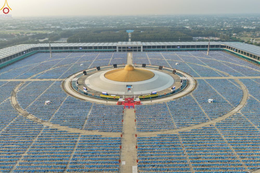 ภาพ No.324179:วันที่ 22 เมษายน พ.ศ.2569 (วันคุ้มครองโลก) พิธีถวายมหาสังฆทาน 40,000 กว่าวัดทั่วประเทศ ณ ลานธรรม พระมหาธรรมกายเจดีย์ วัดพระธรรมกาย