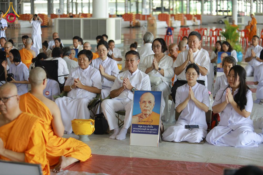 ภาพ No.321421:วันเสาร์ที่ 11 เมษายน พ.ศ.2569 พิธีขอบรรพชา พิธีขอสรณคมณ์และศีล, พิธีถวายบาตร พิธีอุปสมบท โครงการอุปสมบทหมู่ บูชาธรรมหลวงพ่อธัมมชโย พ.ศ.2569 โครงการอุปสมบทหมู่ธรรมทายาท ระดับอุดมศึกษา รุ่น 53 (ภาคฤดูร้อน) ณ วัดพระธรรมกาย ปทุมธานี