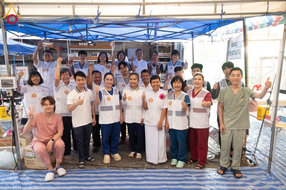 ภาพ No.294799:วันที่ 15 มกราคม พ.ศ. 2569 พิธีถวายภัตตาหารเป็นสังฆทาน แด่พระธรรมยาตรา ณ วัดโบสถ์บน ต.บางคูเวียง จ.นนทบุรี อนุสรณ์สถานลำดับที่ 4 สถานที่เกิดด้วยกายธรรม ในโครงการธรรมยาตรา กตัญญูบูชา มหาปูชนียาจารย์ พระมงคลเทพมุนี(สด จนฺทสโร) พระผู้ปราบมาร อนุสรณ์สถาน 7 แ