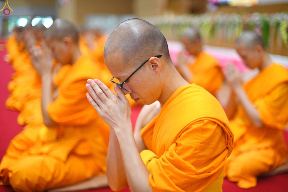 ภาพ No.343615:วันที่ 16 สิงหาคม พ.ศ.2569 พิธีถวายคิลานเภสัช และอุปกรณ์ทางการแพทย์ ณ ห้องแก้วสารพัดนึก2 วัดพระธรรมกาย