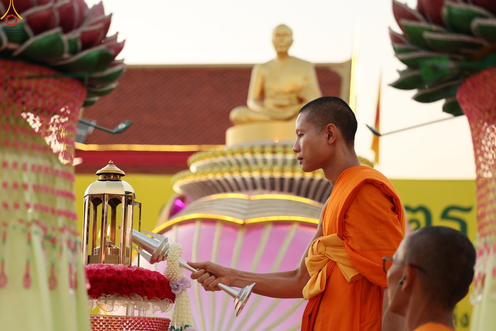 ภาพ No.294011:วันที่ 14 มกราคม พ.ศ. 2569 พิธีจุดประทีปถวายเป็นพุทธบูชา และบูชาธรรมมหาปูชนียาจารย์  ณ วัดสองพี่น้อง ต.ต้นตาล อ.สองพี่น้อง จ.สุพรรณบุรี ในโครงการธรรมยาตรา กตัญญูบูชา มหาปูชนียาจารย์ พระมงคลเทพมุนี(สด จนฺทสโร) พระผู้ปราบมาร อนุสรณ์สถาน 7 แห่ง ปีที่ 14