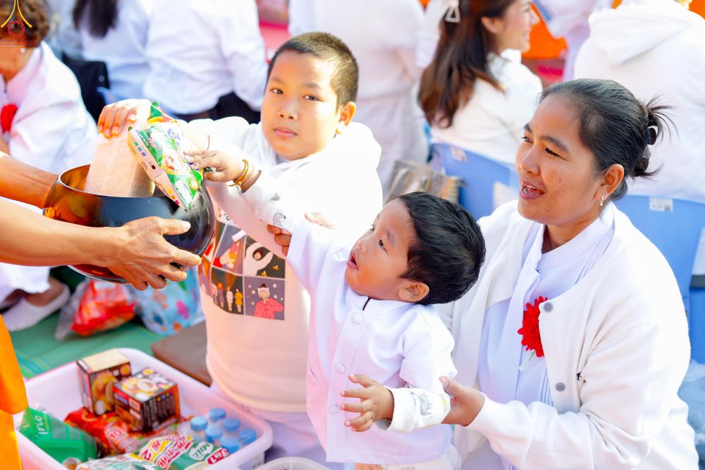 ภาพ No.292450:วันที่ 11 มกราคม พ.ศ. 2569 พิธีตักบาตรพระธรรมยาตรา ณ อนุสรณ์สถานคลองบางนางแท่น อ.สามพราน จ.นครปฐม ในโครงการธรรมยาตรา กตัญญูบูชา มหาปูชนียาจารย์ พระมงคลเทพมุนี(สด จนฺทสโร) พระผู้ปราบมาร อนุสรณ์สถาน 7 แห่ง ปีที่ 14