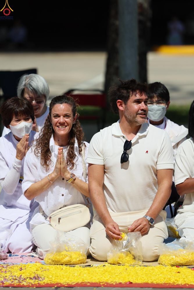 ภาพ No.304642:วันที่ 25 มกราคม พ.ศ. 2569 พิธีต้อนรับพระธรรมยาตรา (ภาพชุดที่ 2) รร.สามัคคีราษฏร์บำรุง-วัดพระธรรมกาย ในโครงการธรรมยาตรา กตัญญูบูชา มหาปูชนียาจารย์ พระมงคลเทพมุนี(สด จนฺทสโร) พระผู้ปราบมาร อนุสรณ์สถาน 7 แห่ง ปีที่ 14