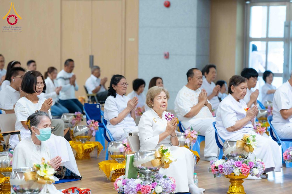 ภาพ No.310628:วันอาทิตย์ที่ 22 กุมภาพันธ์ พ.ศ. 2569 พิธีถวายโคมมาฆประทีป ณ ห้องแก้วสารพัดนึก 2 วัดพระธรรมกาย จ.ปทุมธานี