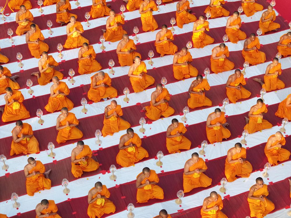 ภาพ No.292209:วันที่ 10 มกราคม พ.ศ. 2569 พิธีจุดประทีปถวายเป็นพุทธบูชา และบูชาธรรมมหาปูชนียาจารย์  ณ อนุสรณ์สถานคลองบางนางแท่น อ.สามพราน จ.นครปฐม ในโครงการธรรมยาตรา กตัญญูบูชา มหาปูชนียาจารย์ พระมงคลเทพมุนี(สด จนฺทสโร) พระผู้ปราบมาร อนุสรณ์สถาน 7 แห่ง ปีที่ 14