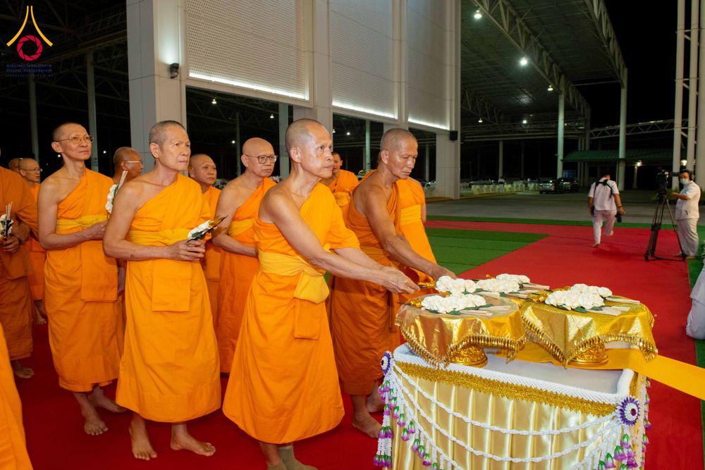 ภาพ No.316703:วันอาทิตย์ที่ 29 มีนาคม พ.ศ. 2569 พิธีทอดผ้าบังสุกุลและพิธีชำระร่าง โยมพ่อณรงค์ จินตมากุล  สิริอายุ 99 ปี 11 เดือน โยมบิดา พระครูปลัดรัตนวีรวัฒน์ (รังสฤษดิ์ อิทฺธิจินตโก) ที่ปรึกษาเจ้าคณะจังหวัดปทุมธานี เจ้าอาวาสวัดพระธรรมกาย  ณ ฌาปนสถานชั่วคราว ทางเข้า 