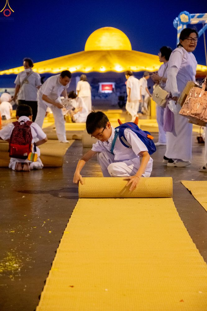 ภาพ No.296109:ภาพเบื้องหลังอาสาสมัครรวมใจ ชุดที่ 1 ในโครงการธรรมยาตรา กตัญญูบูชา มหาปูชนียาจารย์ พระมงคลเทพมุนี(สด จนฺทสโร) พระผู้ปราบมาร อนุสรณ์สถาน 7 แห่ง ปีที่ 14