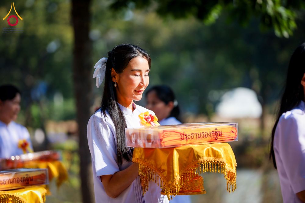 ภาพ No.285709:วันพุธที่ 10 ธันวาคม พ.ศ.2568  พิธีตอกเสาเข็มมงคลต้นสุดท้าย รองรับองค์พระเจดีย์เพื่อสร้างสันติภาพโลก ณ ศูนย์ปฏิบัติธรรมและศูนย์อบรมเยาวชน ชัยนาท