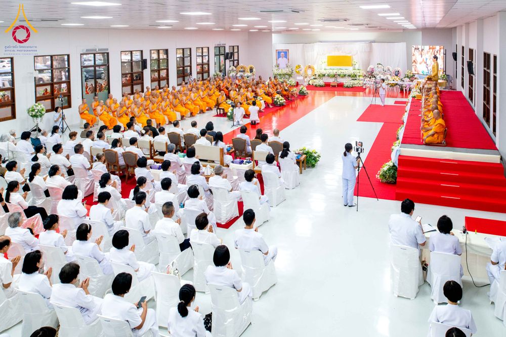 ภาพ No.314543:วันศุกร์ที่ 20 มีนาคม พ.ศ. 2569 พิธีบำเพ็ญกุศล คุณพ่อณรงค์ จินตมากุล โยมบิดา พระครูปลัดรัตนวีรวัฒน์ (รังสฤษดิ์ อิทฺธิจินตโก) ที่ปรึกษาเจ้าคณะจังหวัดปทุมธานี เจ้าอาวาสวัดพระธรรมกาย  ณ ห้องปลูกศรัทธา 2 วัดพระธรรมกาย ปทุมธานี